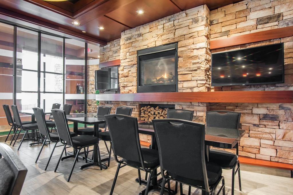 Quality Inn & Suites Levis Bagian luar foto