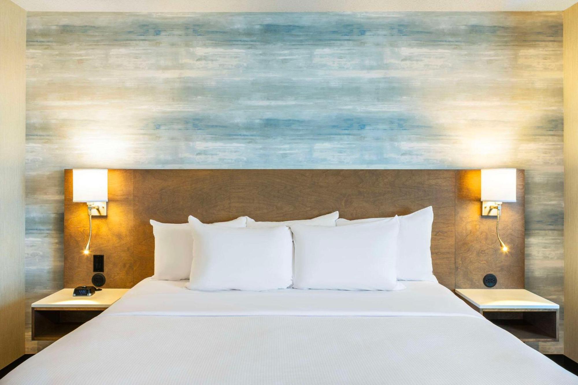 Quality Inn & Suites Levis Bagian luar foto