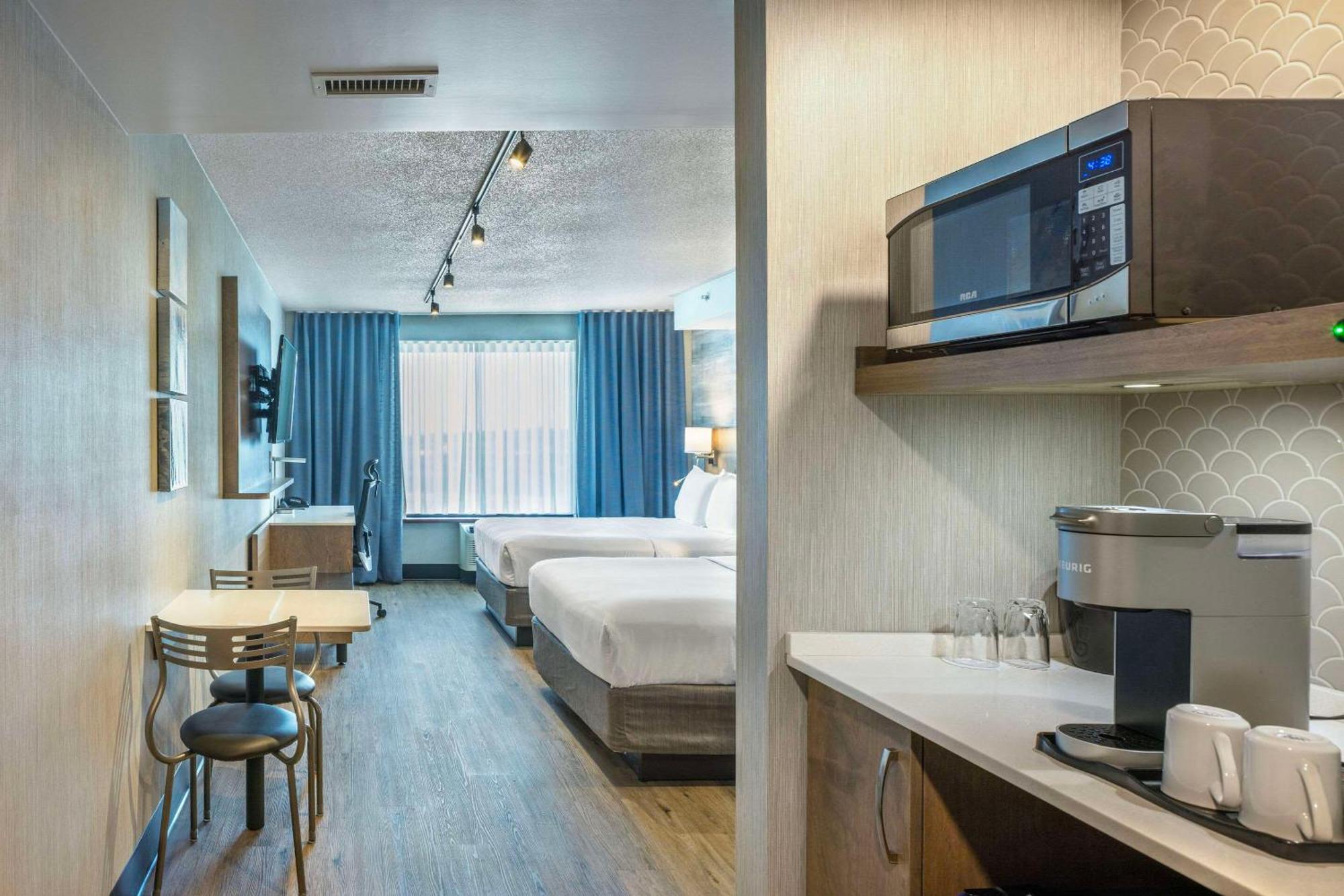 Quality Inn & Suites Levis Bagian luar foto