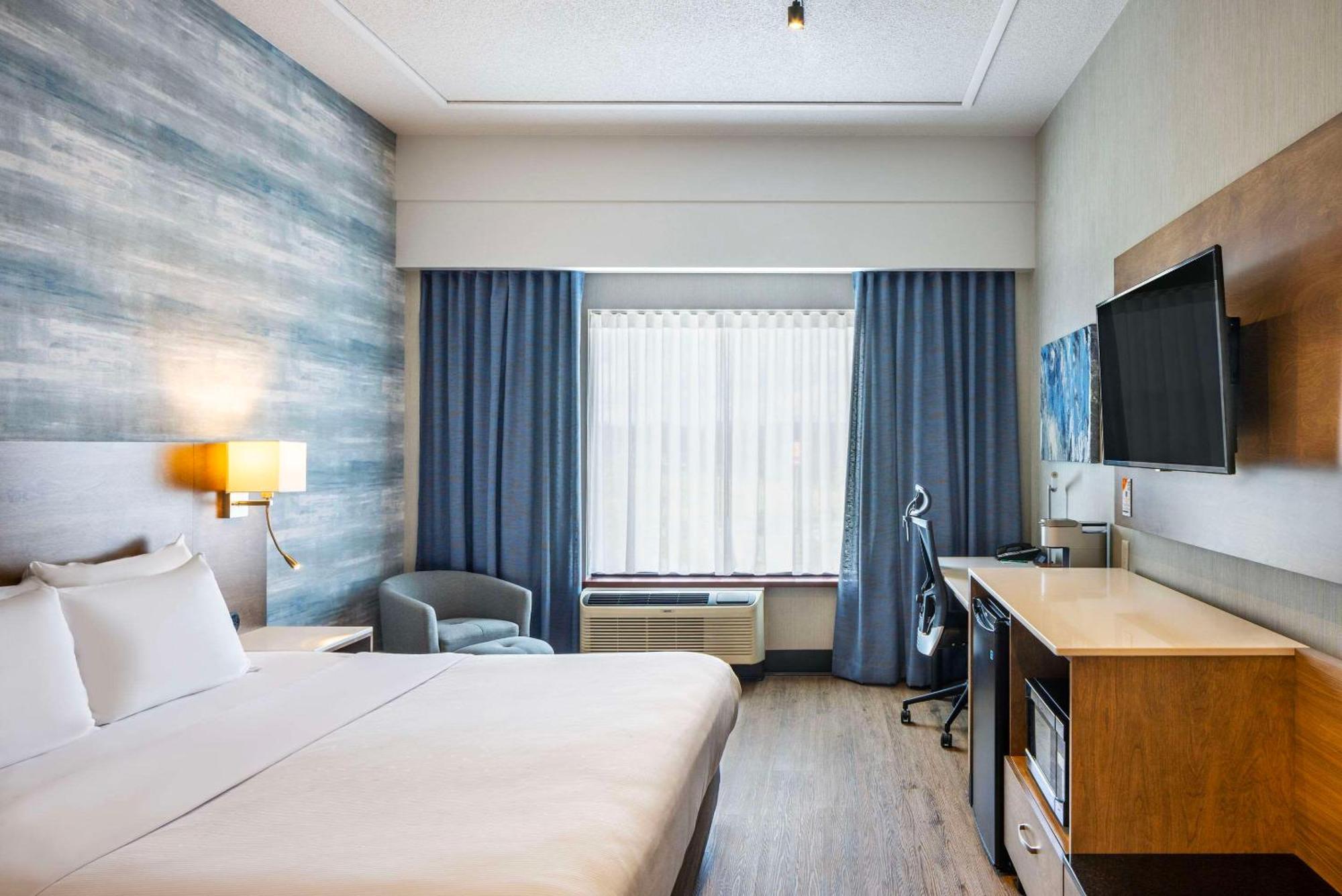 Quality Inn & Suites Levis Bagian luar foto