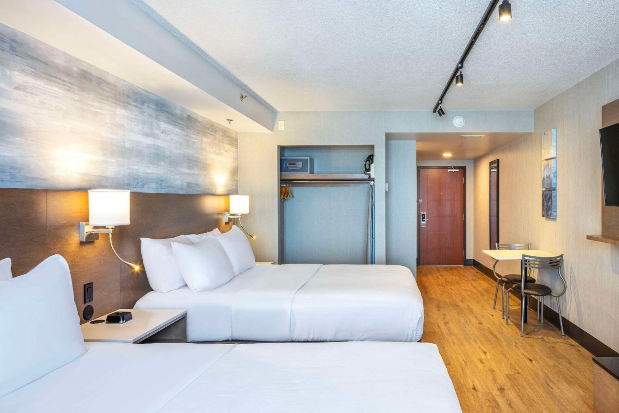 Quality Inn & Suites Levis Bagian luar foto