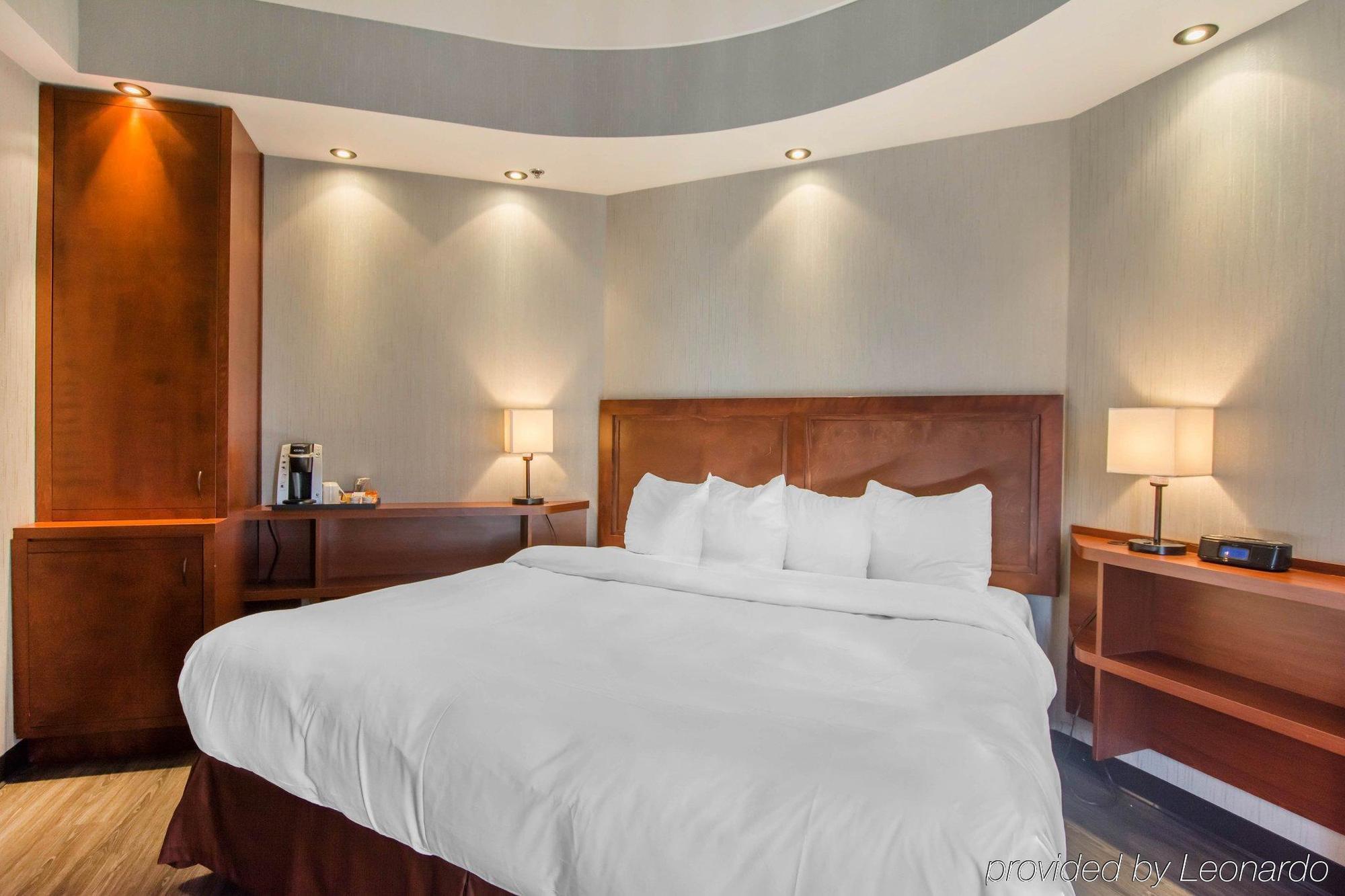 Quality Inn & Suites Levis Bagian luar foto