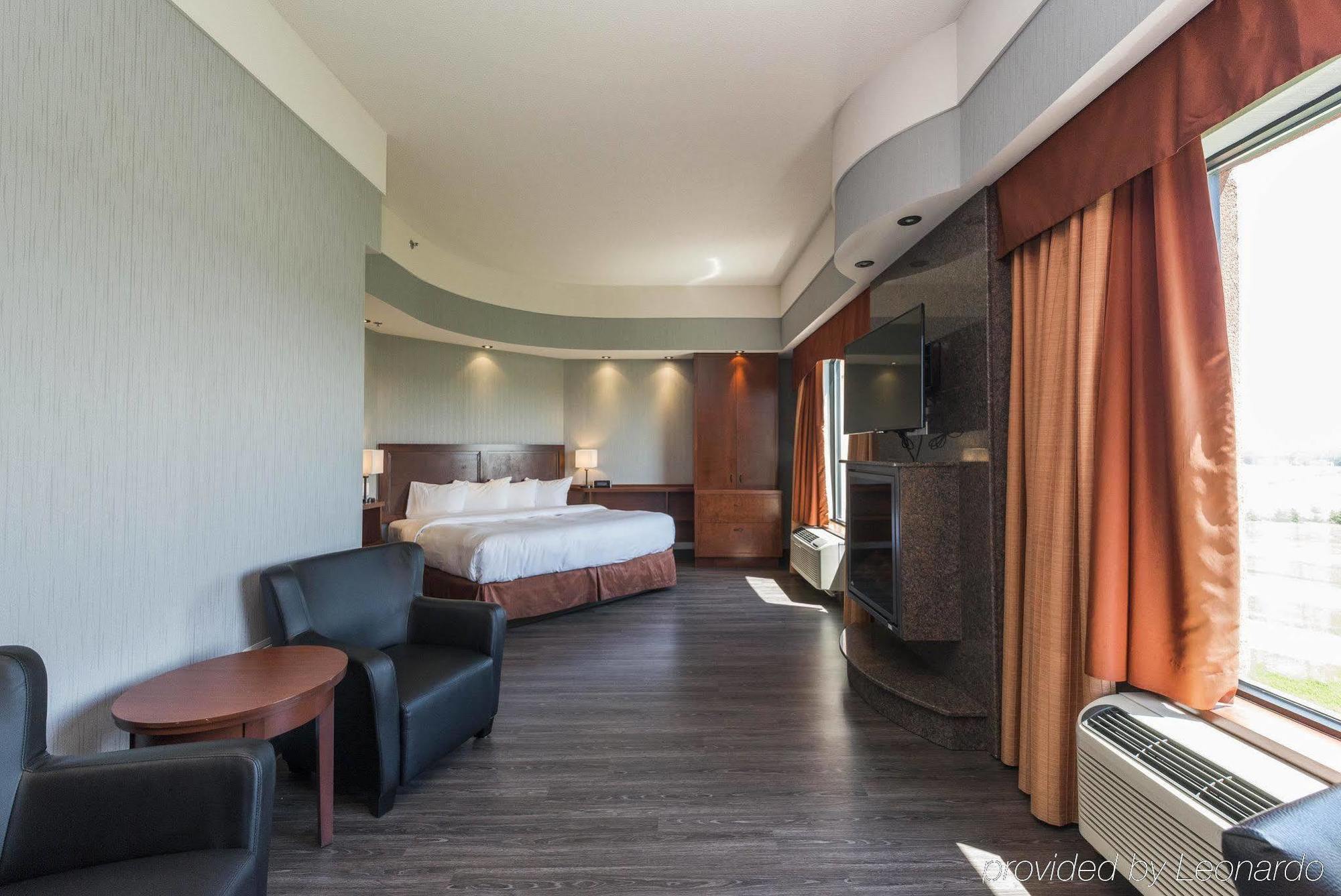 Quality Inn & Suites Levis Bagian luar foto