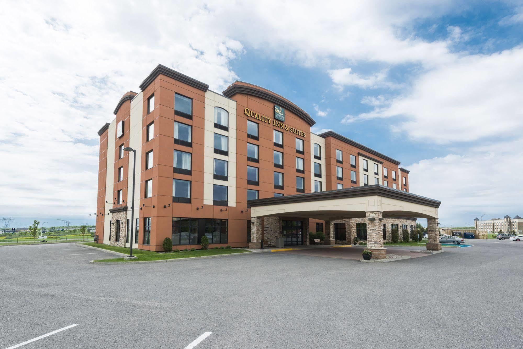 Quality Inn & Suites Levis Bagian luar foto